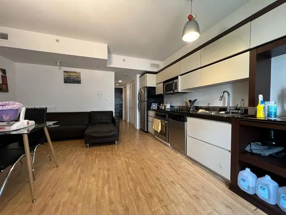 1 bedroom 1 bath Residential Lease for rent at 435 21st St # 116, Miami Beach FL 33139