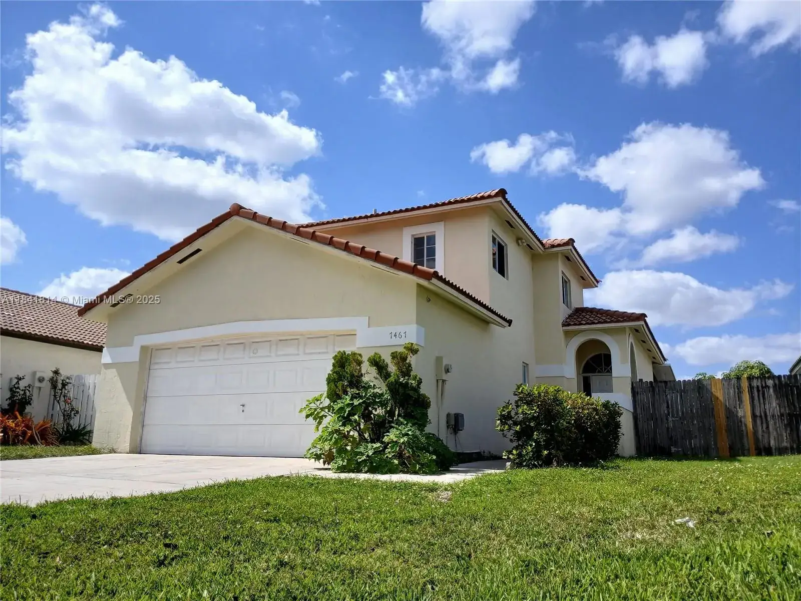 3 bedroom 2 bath Residential for sale at 7467 NW 169th Ln, Hialeah FL 33015