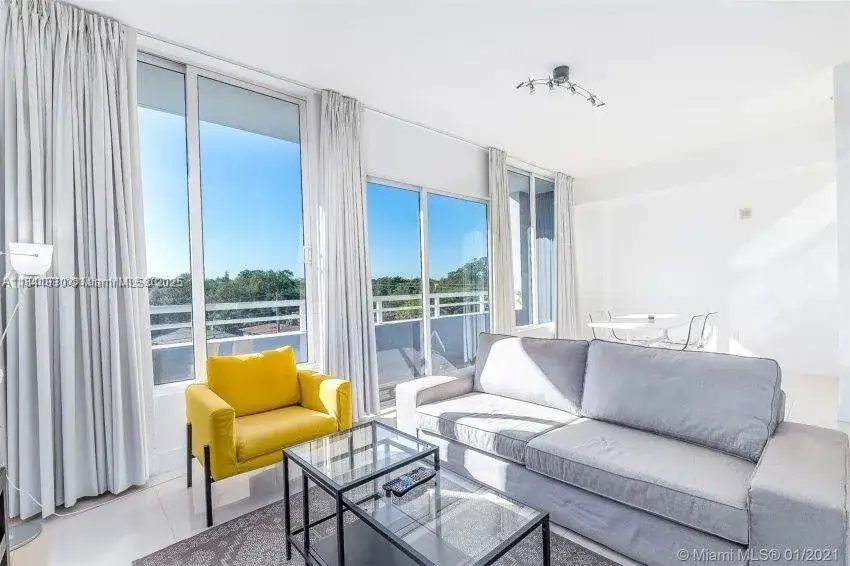 1 bedroom 2 bath Residential Lease for rent at 3250 Grand Ave # 407, Miami FL 33133