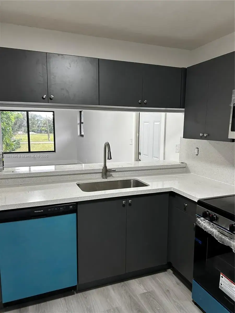 Residential Income for sale at 1175 SW 16th Ave, Fort Lauderdale FL 33312