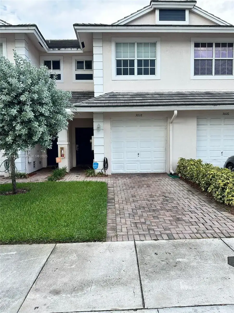 2 bedroom 2 bath Residential Lease for rent at 3018 NW 30th Ave, Oakland Park FL 33311
