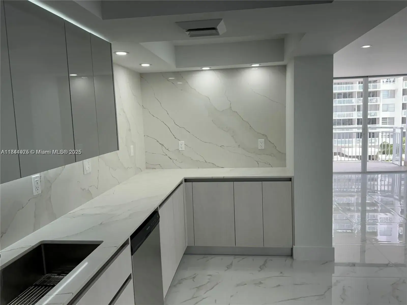 2 bedroom 2 bath Residential for sale at 18031 Biscayne Blvd # 502, Aventura FL 33160