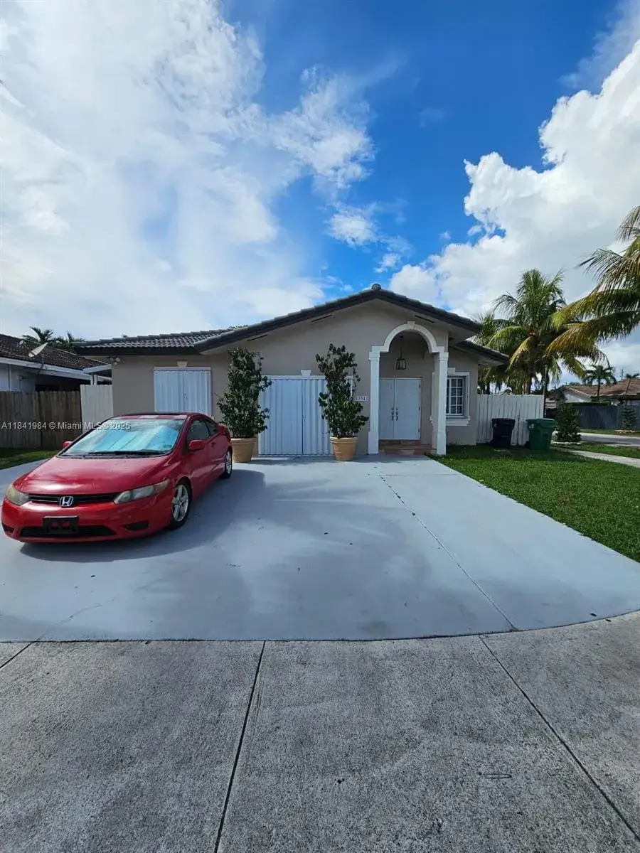 3 bedroom 2 bath Residential Lease for rent at 13 ST SW 13941 # 0, Miami FL 33184
