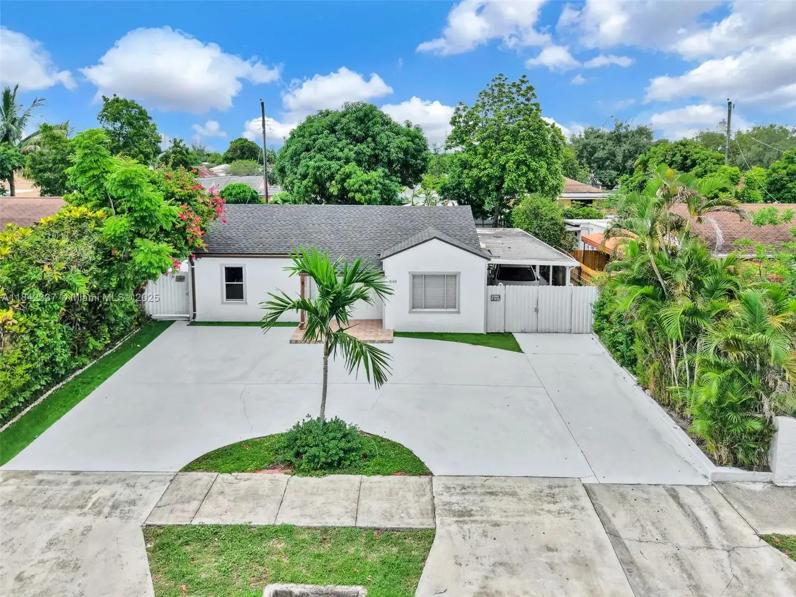 4 bedroom 2 bath Residential for sale at 840 NE 4th Pl, Hialeah FL 33010