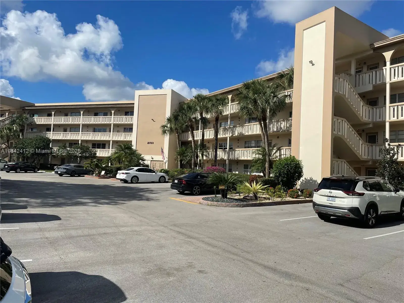 2 bedroom 2 bath Residential for sale at 2103 Lucaya Bend # K4, Coconut Creek FL 33066