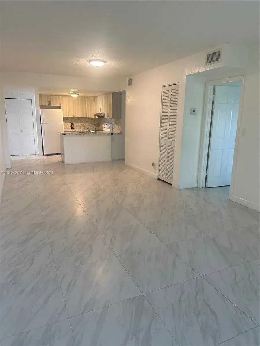 2 bedroom 2 bath Residential Lease for rent at 3901 NW 9th Ave # 2, Deerfield Beach FL 33064
