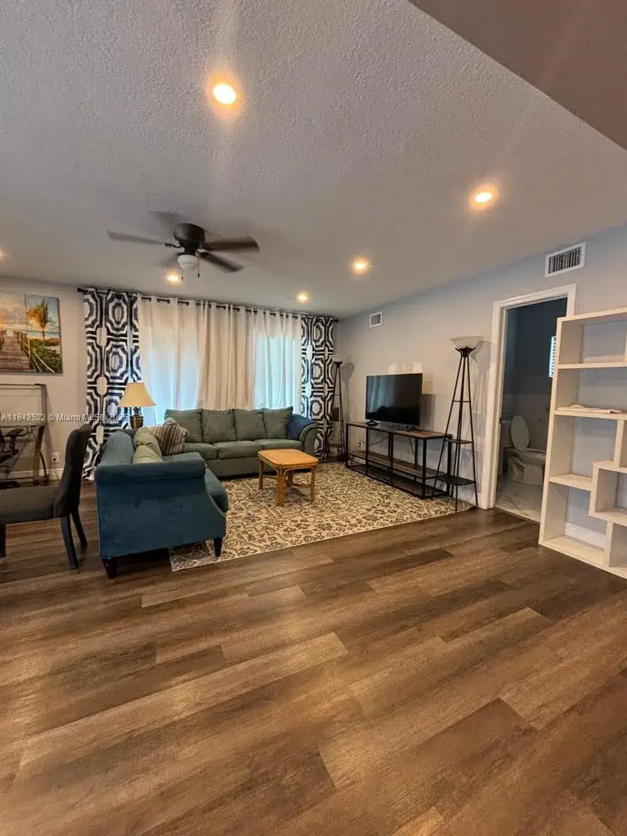 2 bedroom 1 bath Residential Lease for rent at 1509 N Andrews Ave # 3, Fort Lauderdale FL 33311