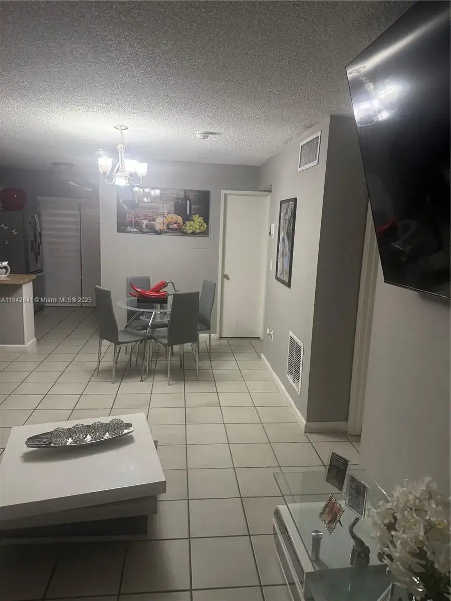 2 bedroom 2 bath Residential Lease for rent at 2740 W 63rd St # 107, Hialeah FL 33016