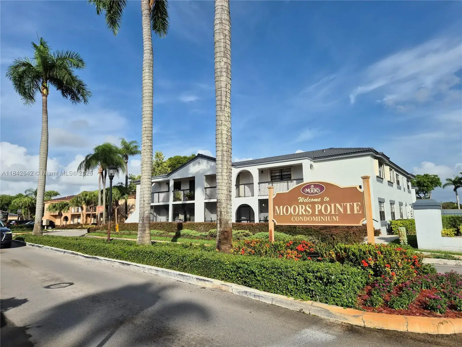3 bedroom 2 bath Residential Lease for rent at 18350 Mediterranean Blvd # 27, Hialeah FL 33015