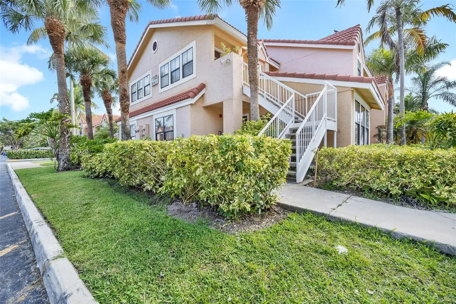 2 bedroom 2 bath Residential Lease for rent at 15560 SW 104th Ter # 611, Miami FL 33196