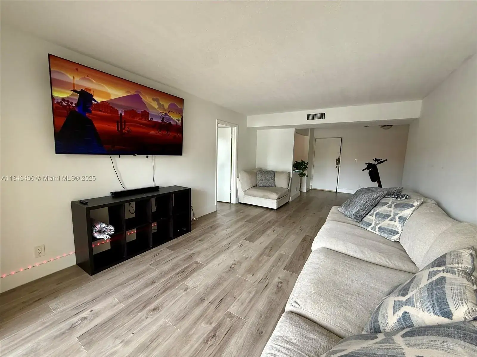 2 bedroom 2 bath Residential for sale at 480 NW 20th St # 207, Boca Raton FL 33431