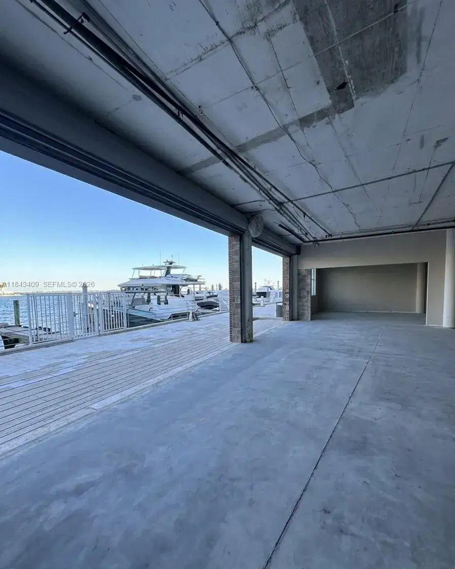 Commercial Sale for sale at 801 Brickell Bay Dr, Miami FL 33131