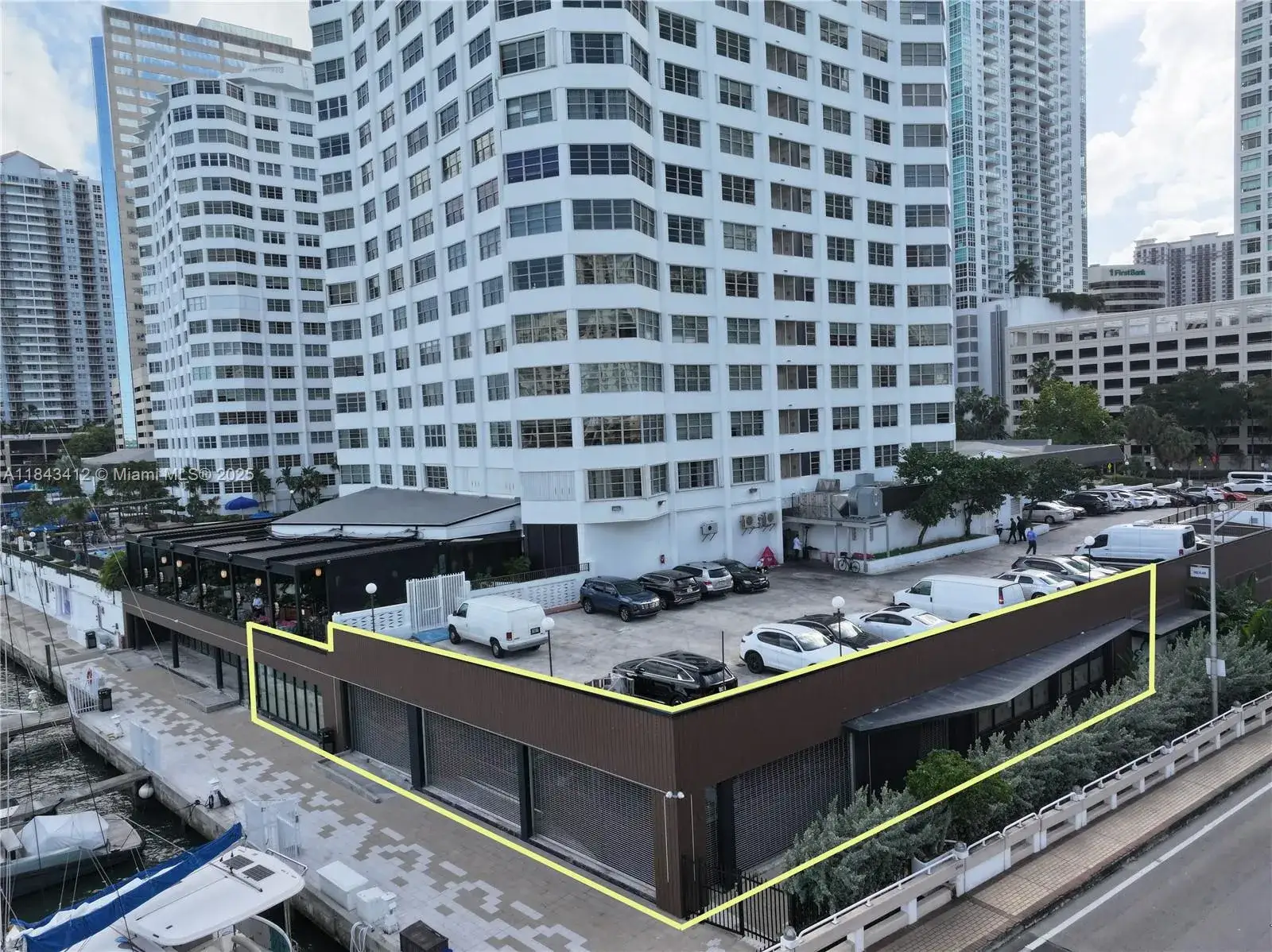 Commercial Sale for sale at 801 Brickell Bay Dr, Miami FL 33131
