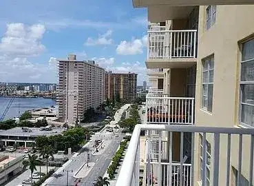 1 bedroom 1 bath Residential for sale at 231 174th St # 1611, Sunny Isles Beach FL 33160