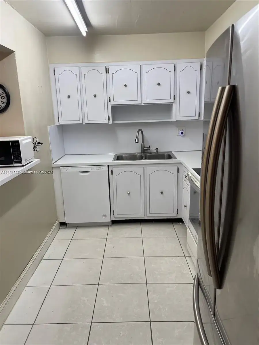 2 bedroom 2 bath Residential for sale at 10383 N Kendall Dr # N5, Miami FL 33176
