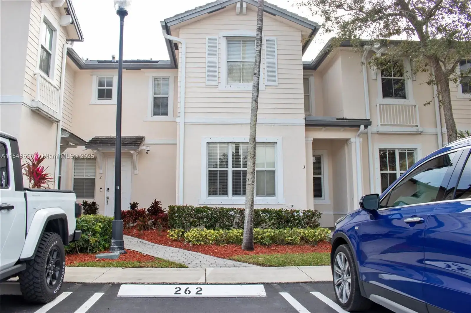 3 bedroom 2 bath Residential for sale at 153 SE 28th Pl # 3, Homestead FL 33033