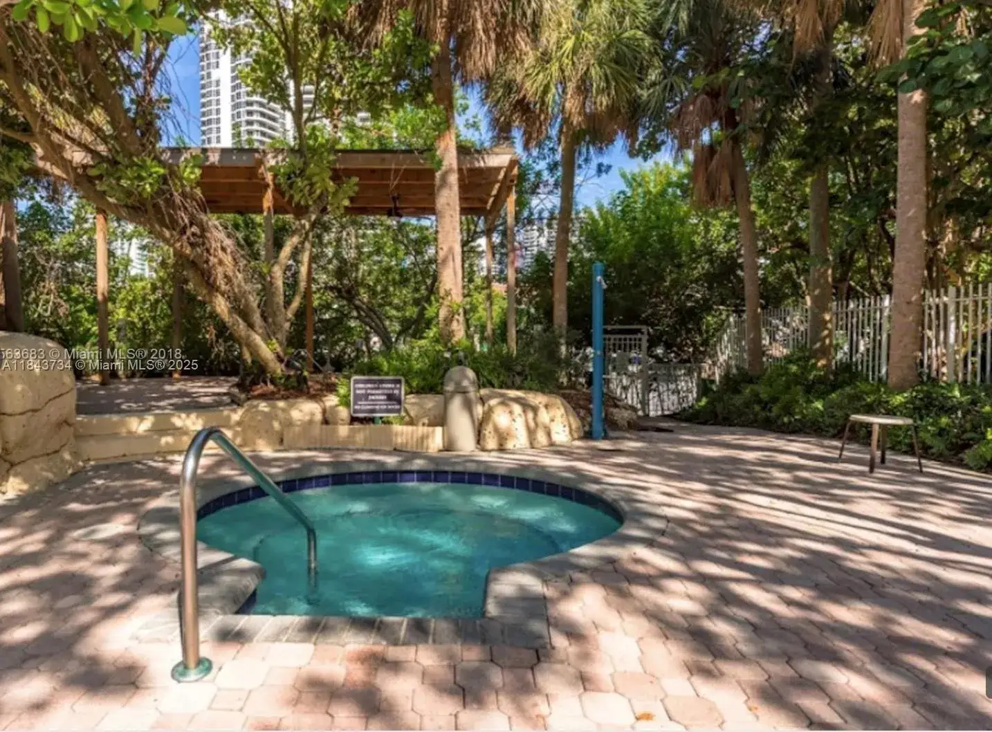 2 bedroom 2 bath Residential for sale at 3400 NE 192nd St # 1407, Aventura FL 33180
