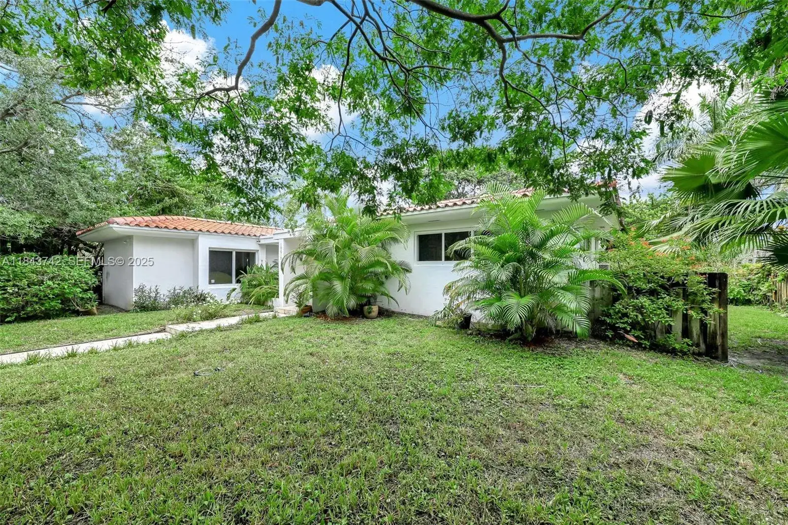 3 bedroom 3 bath Residential for sale at 10619 NE 10th Pl, Miami Shores FL 33138