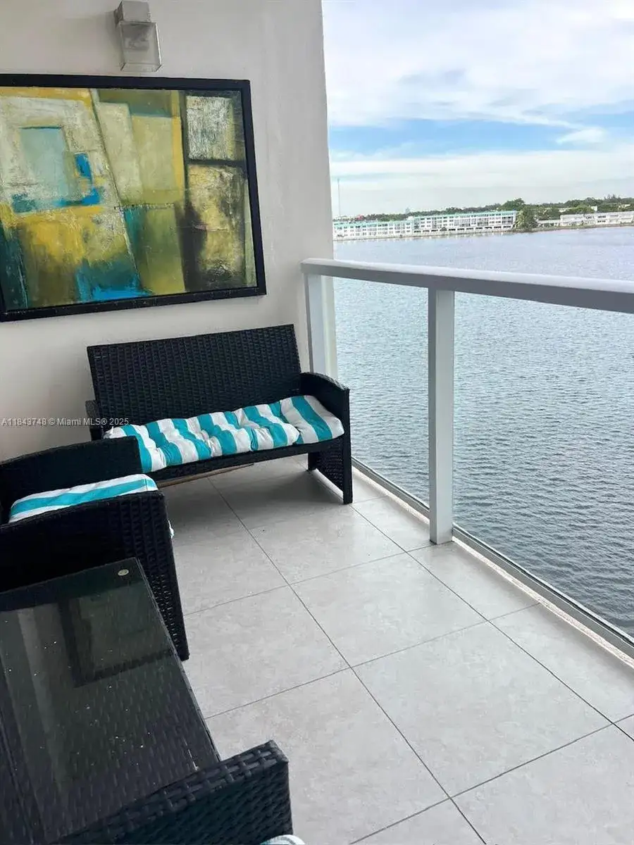1 bedroom 2 bath Residential for sale at 1301 NE Miami Gardens Dr # 502W, Miami FL 33179