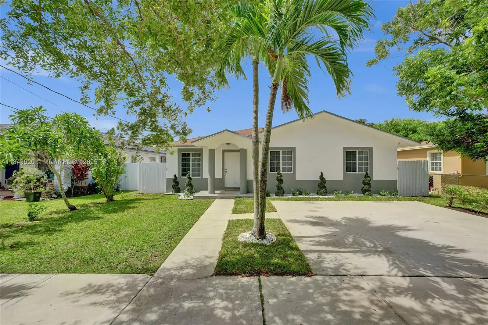 4 bedroom 2 bath Residential Lease for rent at 12254 SW 217th St, Miami FL 33170