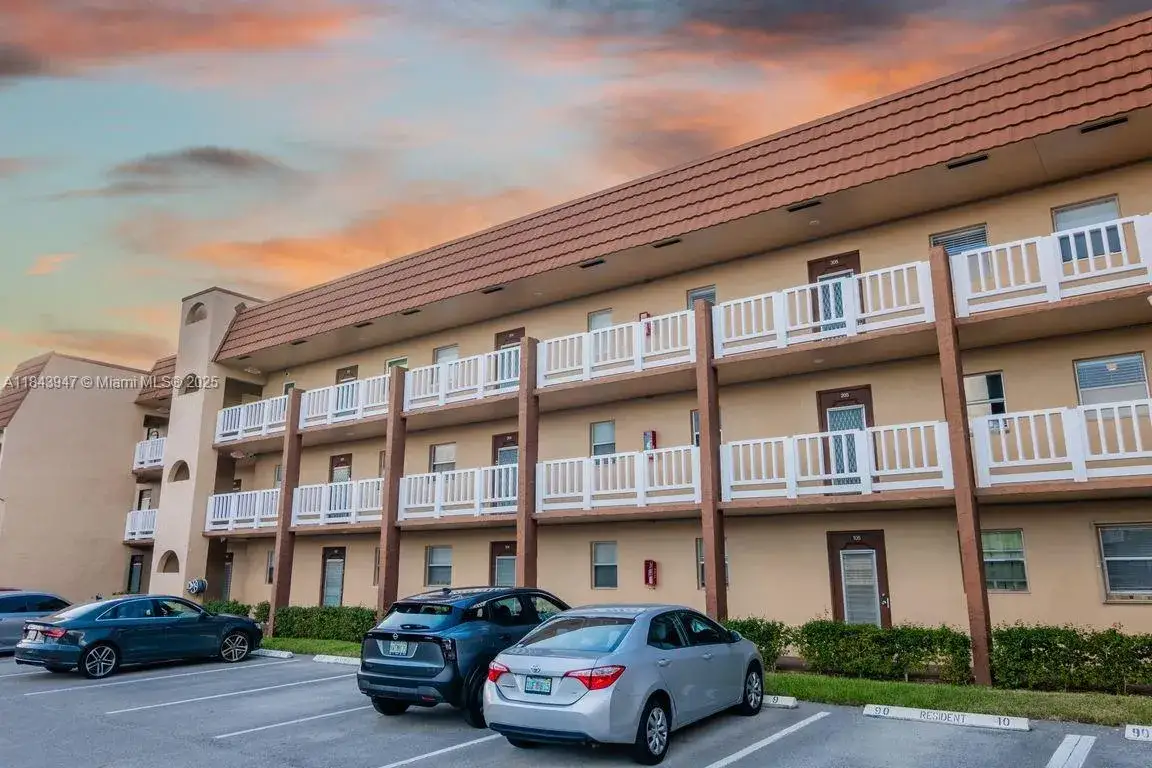 2 bedroom 2 bath Residential for sale at 2711 N Pine Island Rd # 211, Sunrise FL 33322