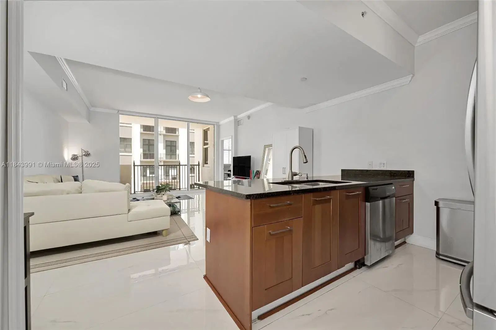 2 bedroom 2 bath Residential for sale at 4100 Salzedo St # 515, Coral Gables FL 33146