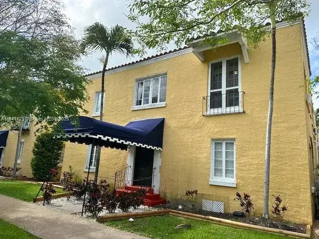 1 bedroom 1 bath Residential for sale at 126 Mendoza Ave # 3, Coral Gables FL 33134