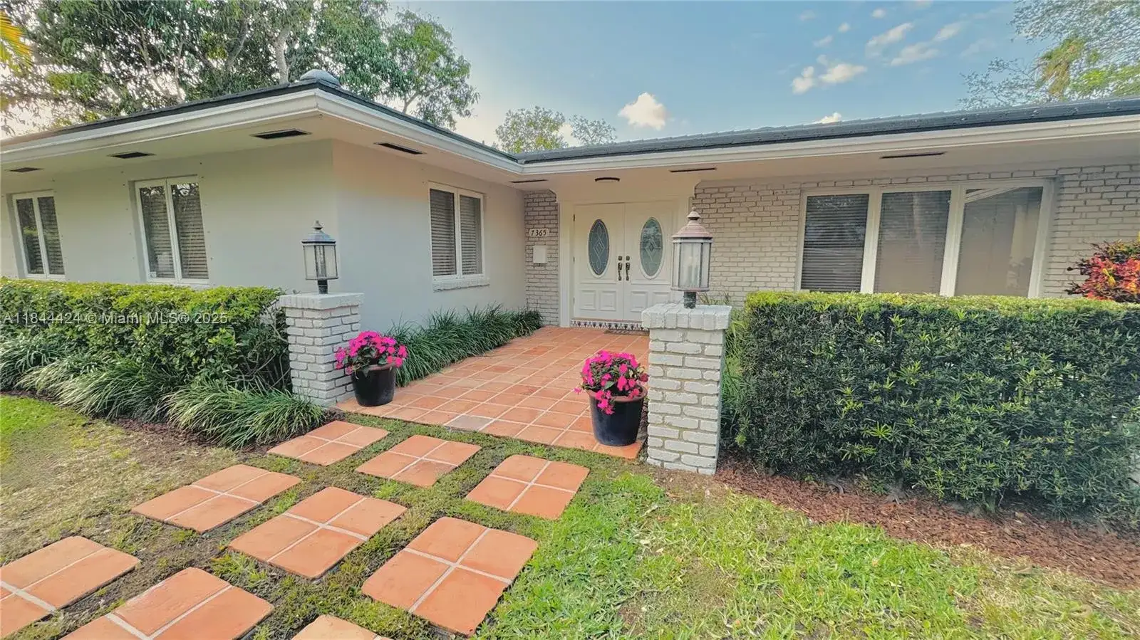 5 bedroom 3 bath Residential for sale at 7365 SW 122nd St, Pinecrest FL 33156