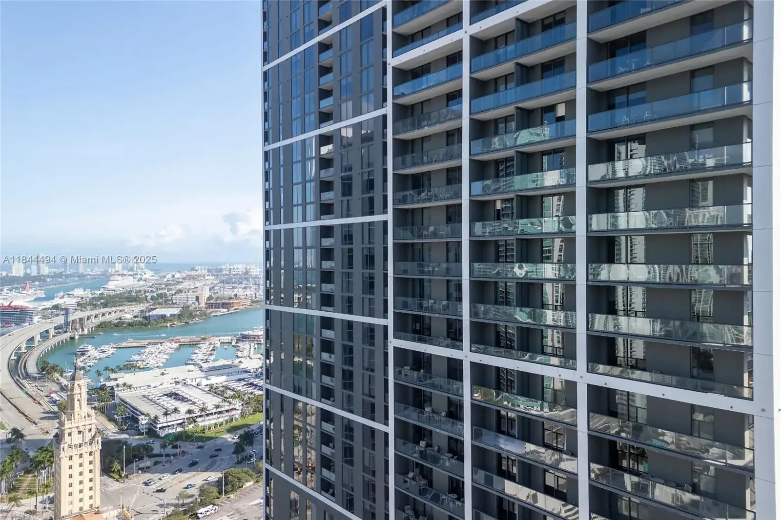 2 bedroom 2 bath Residential for sale at 601 NE 1st Av # 4402, Miami FL 33132