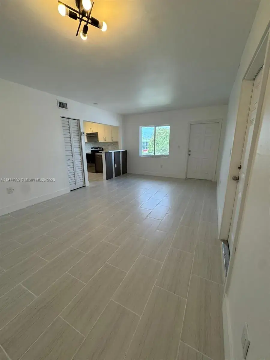 3 bedroom 2 bath Residential Lease for rent at 800 NW 44th Ave # 4, Miami FL 33126