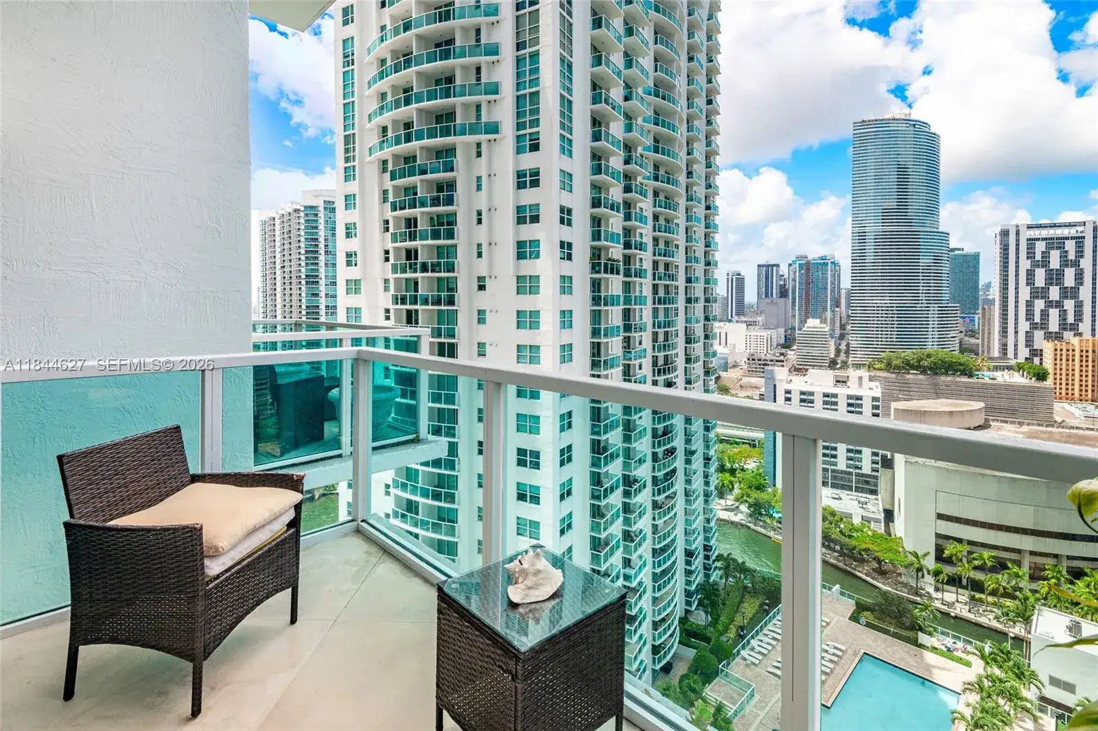 1 bedroom 1 bath Residential for sale at 41 SE 5th St # 1503, Miami FL 33131