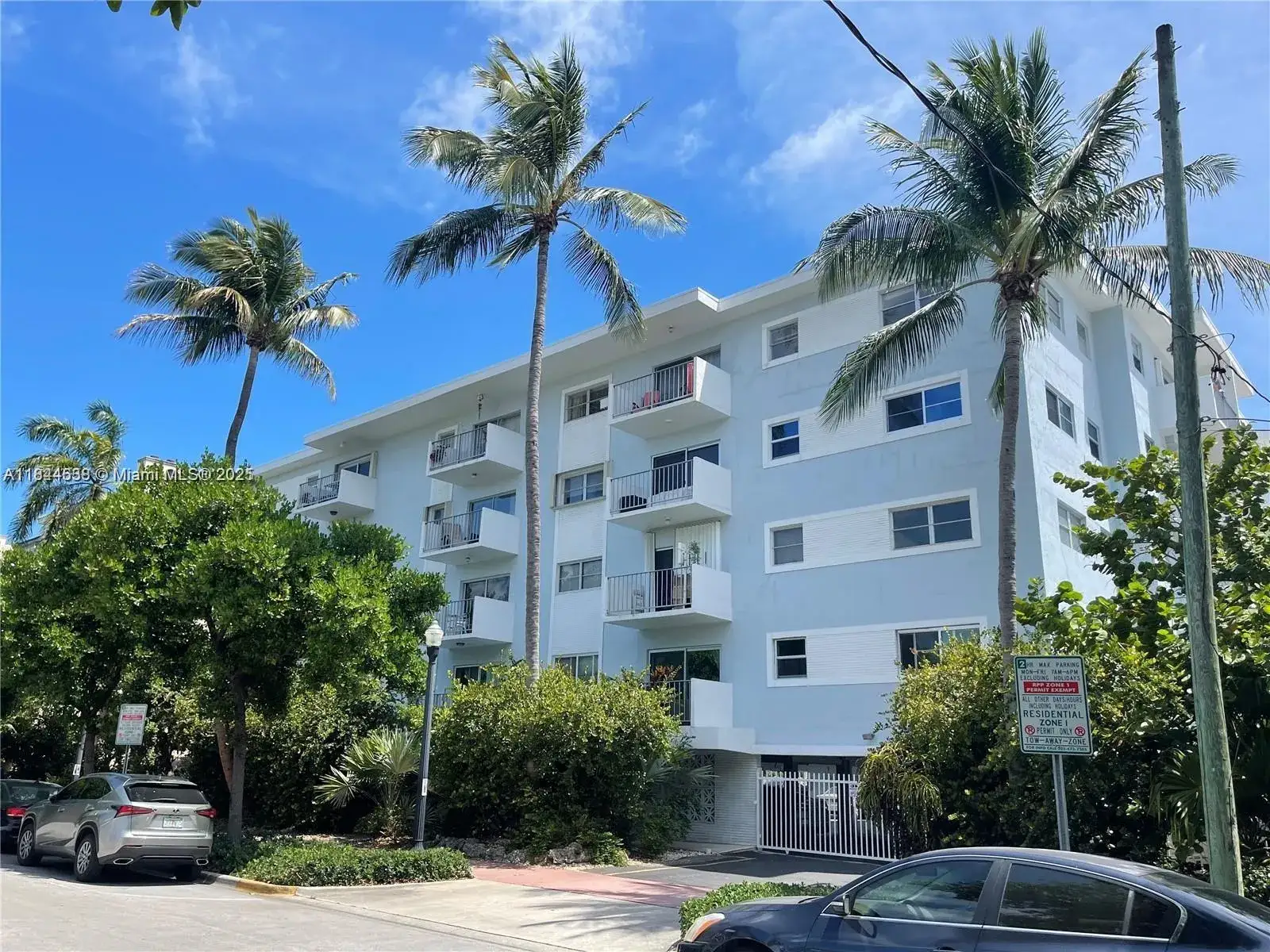 1 bedroom 1 bath Residential for sale at 221 Meridian Ave # 309, Miami Beach FL 33139
