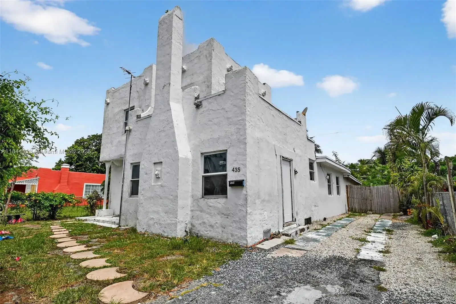 4 bedroom 2 bath Residential for sale at 435 Avenida Alegre, West Palm Beach FL 33405