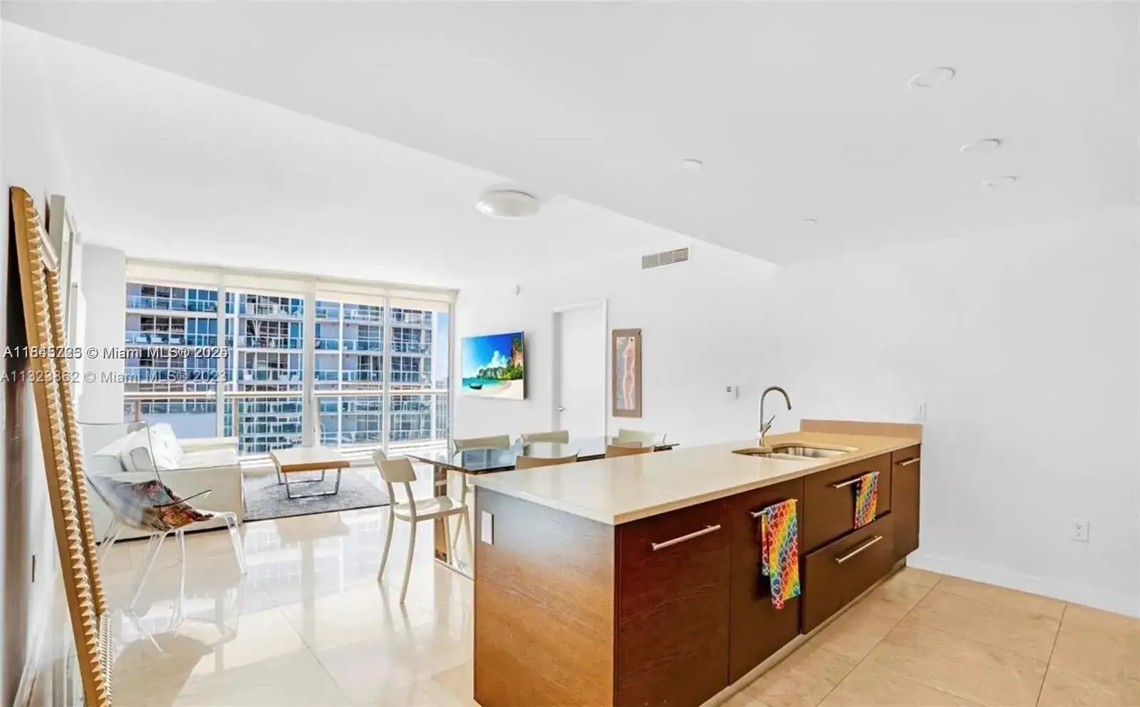 2 bedroom 2 bath Residential Lease for rent at 475 Brickell Ave # 4909, Miami FL 33131