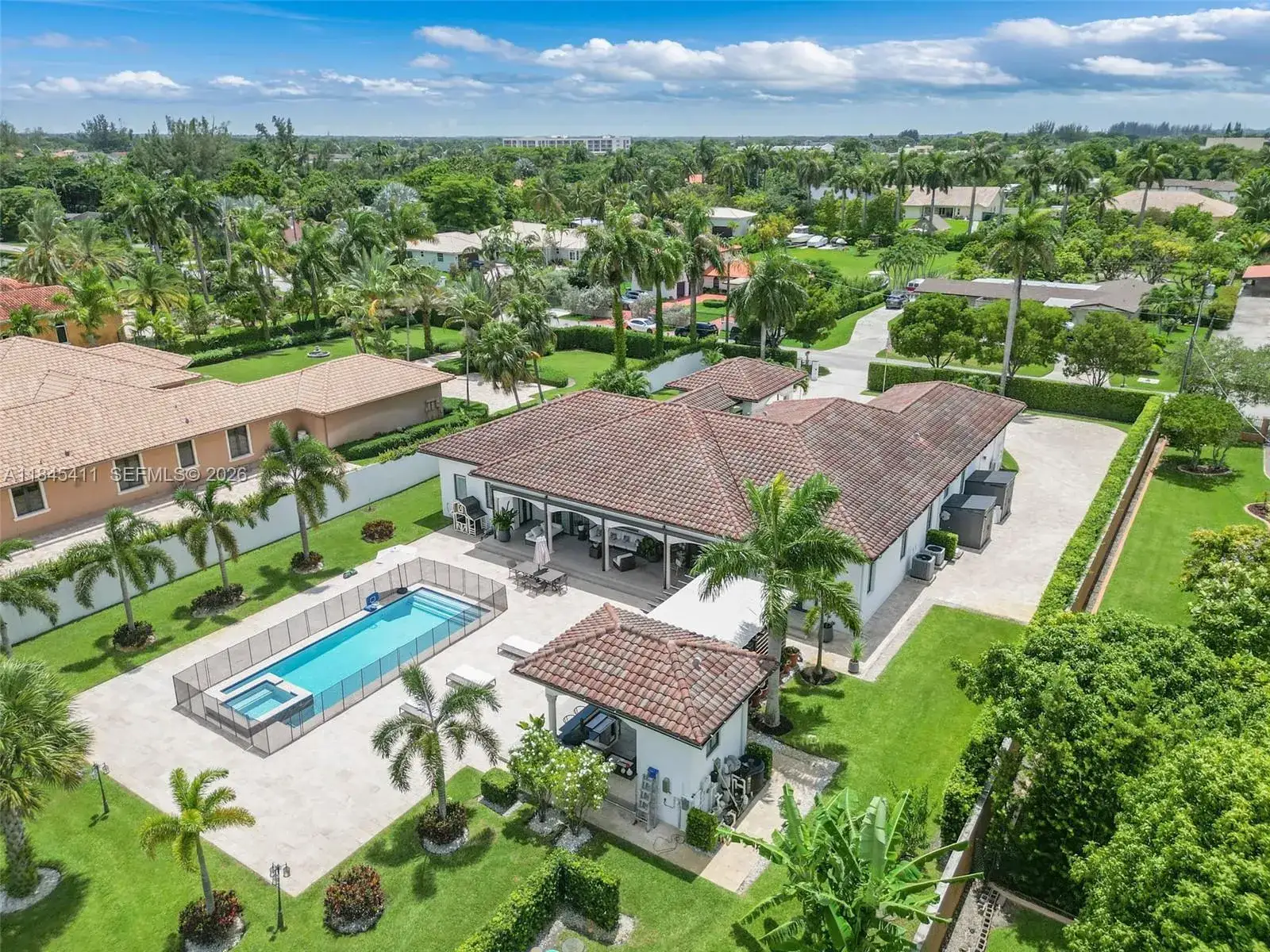 6 bedroom 6 bath Residential for sale at 331 SW 124th Ave, Miami FL 33184