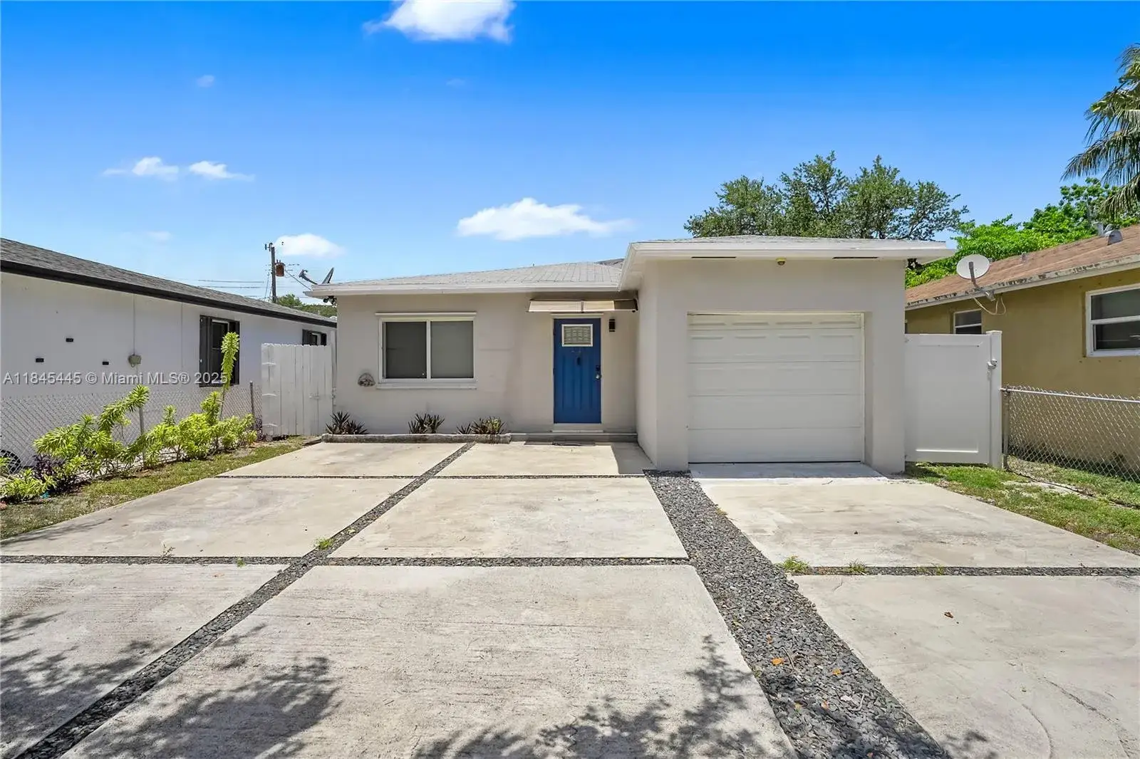 4 bedroom 3 bath Residential Lease for rent at 2227 Cody St, Hollywood FL 33020
