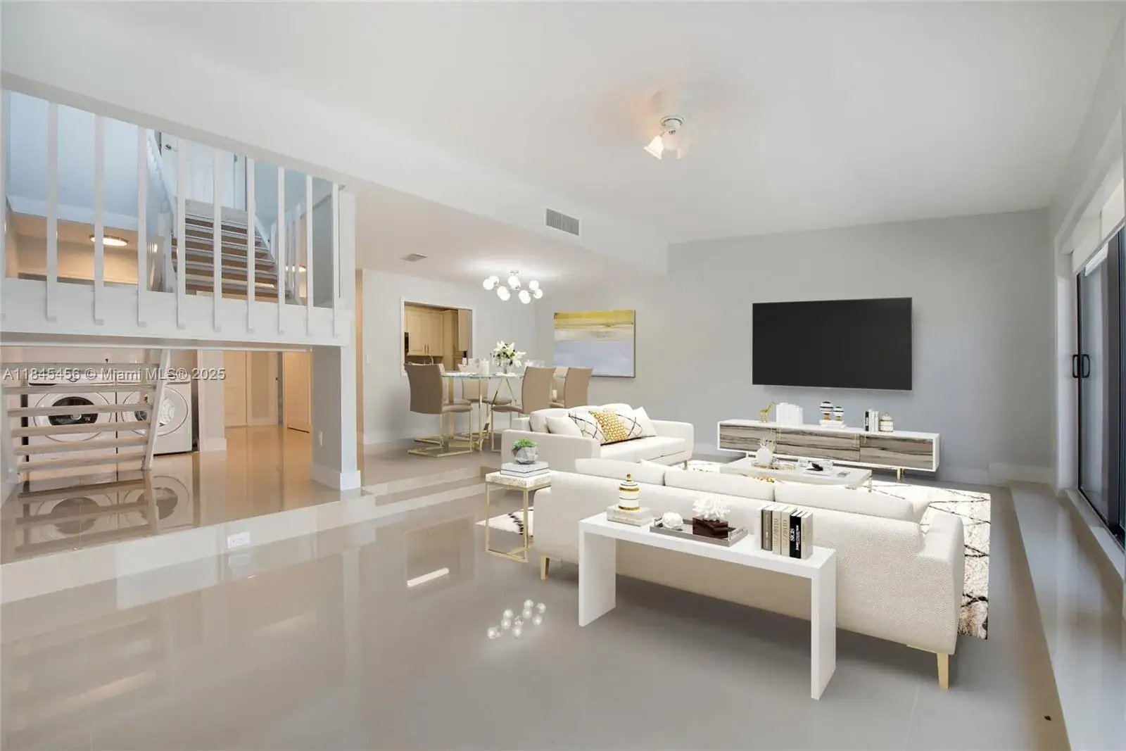 2 bedroom 2 bath Residential for sale at 7424 SW 106th Pl, Miami FL 33173