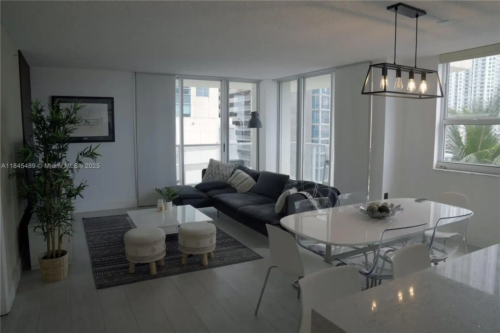 3 bedroom 2 bath Residential for sale at 1155 Brickell Bay Dr # 902, Miami FL 33131