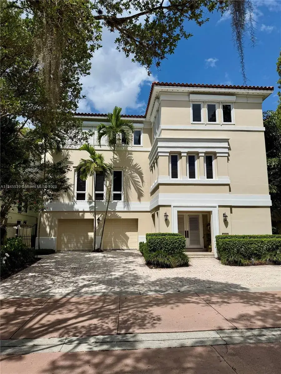 4 bedroom 3 bath Residential for sale at 3508 Bayshore Villas Dr, Miami FL 33133