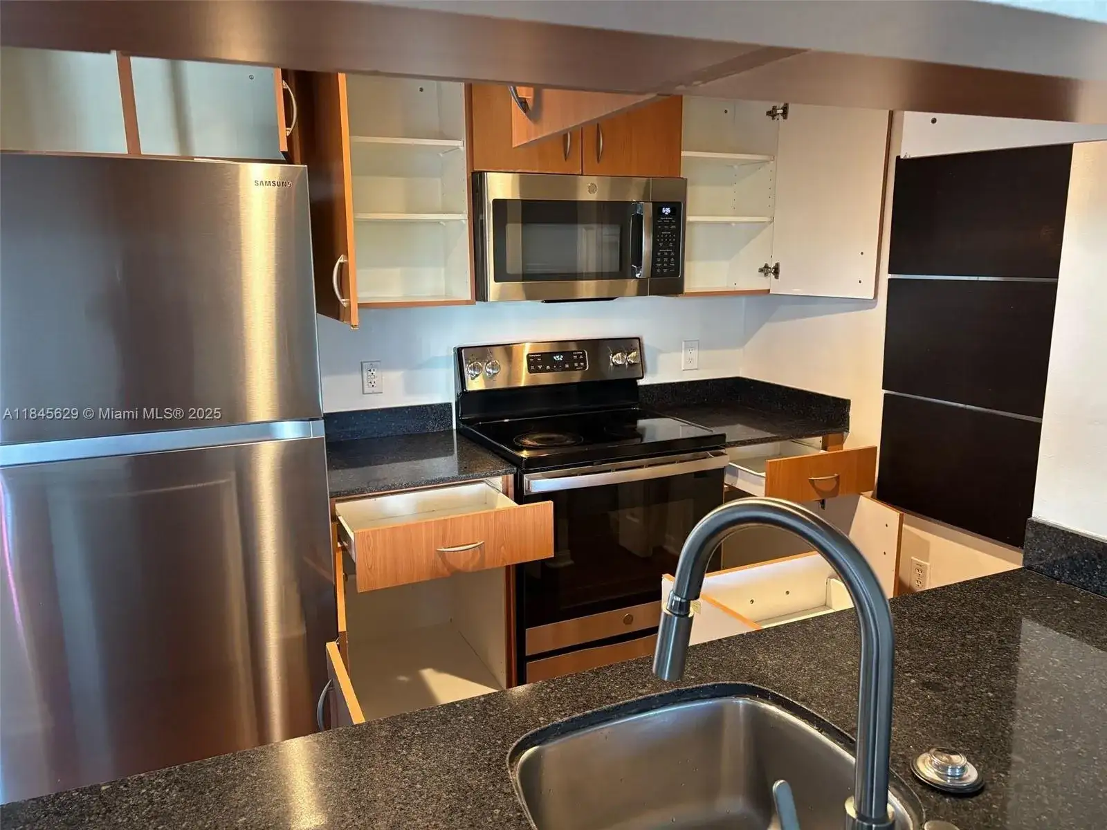 2 bedroom 2 bath Residential Lease for rent at 816 NW 11th St # 505, Miami FL 33136