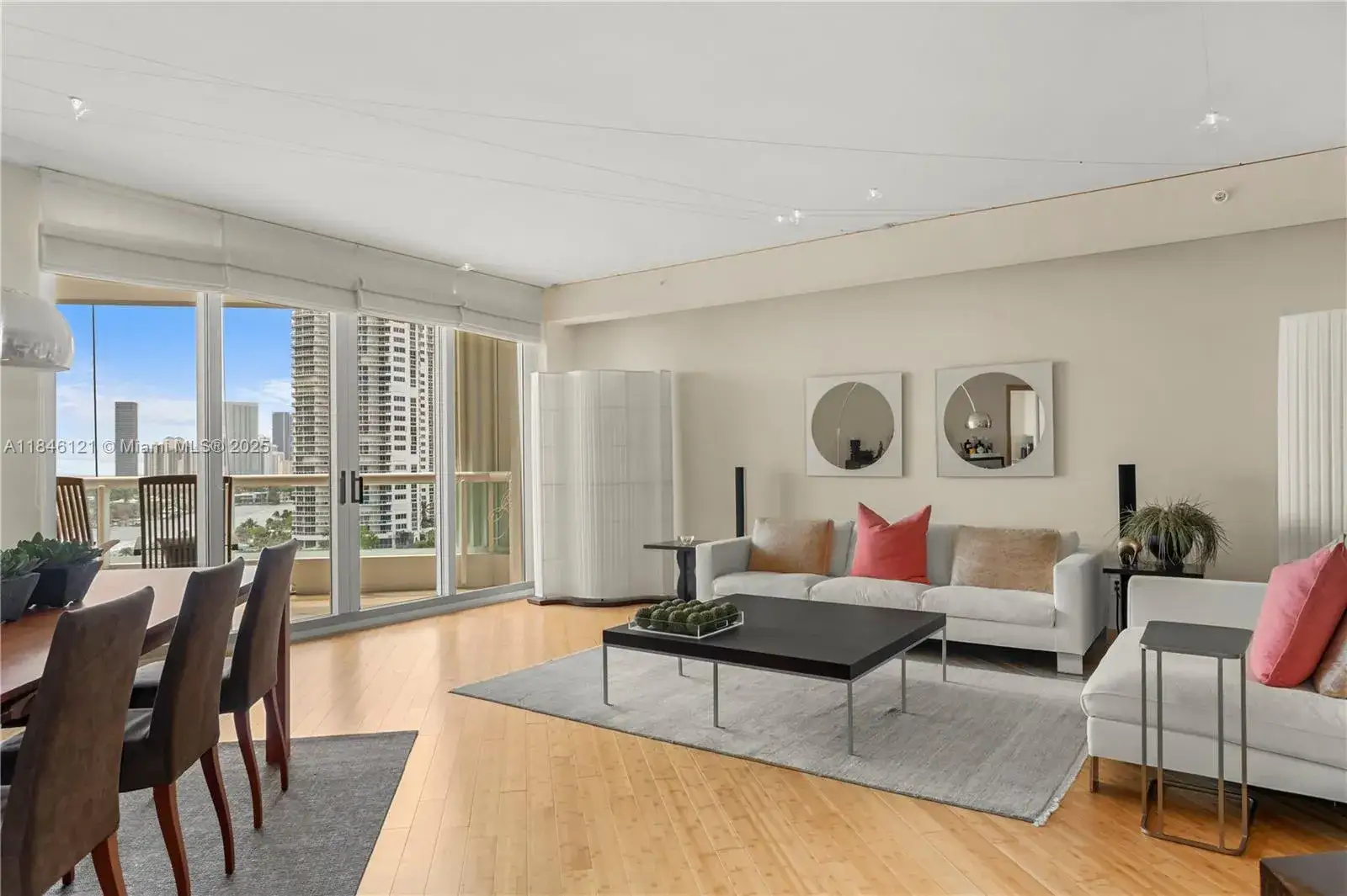3 bedroom 2 bath Residential for sale at 21050 Point Pl # 1103, Aventura FL 33180