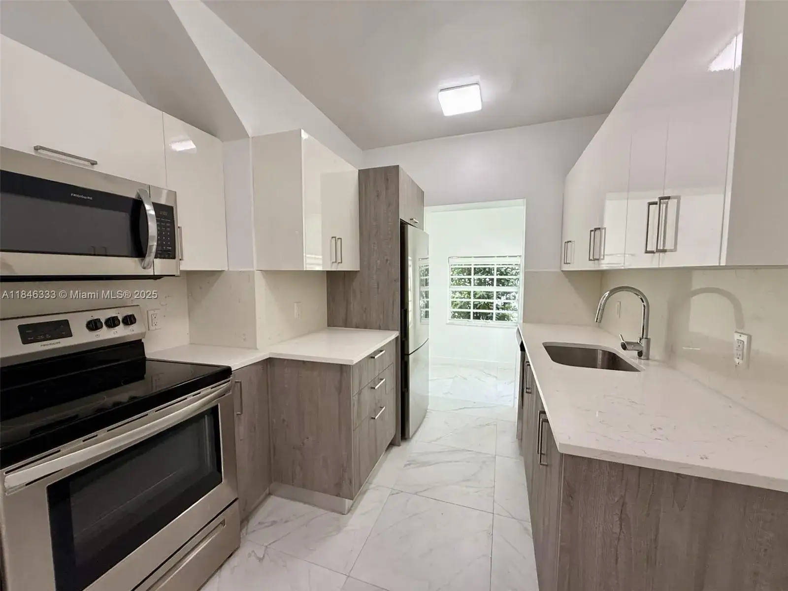2 bedroom 2 bath Residential Lease for rent at 1552 Euclid Ave # 2, Miami Beach FL 33139