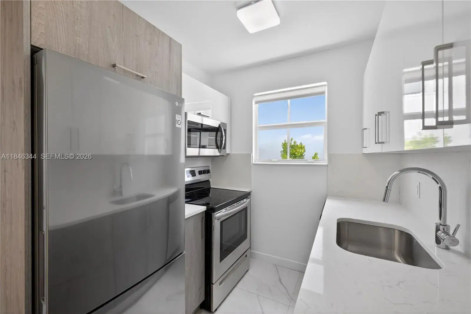 2 bedroom 2 bath Residential Lease for rent at 1552 Euclid Ave # 4, Miami Beach FL 33139