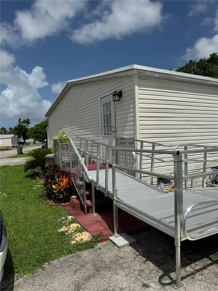 3 bedroom 2 bath Residential for sale at 220 NE 12 ave 158, Homestead FL 33030