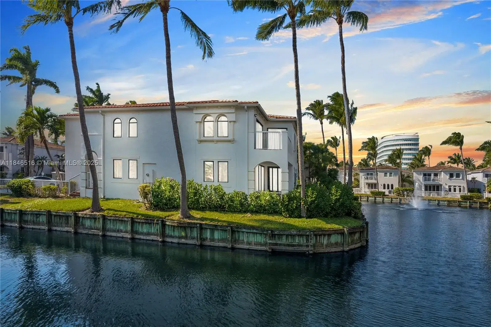 4 bedroom 3 bath Residential for sale at 3095 NE 208th Ter, Aventura FL 33180