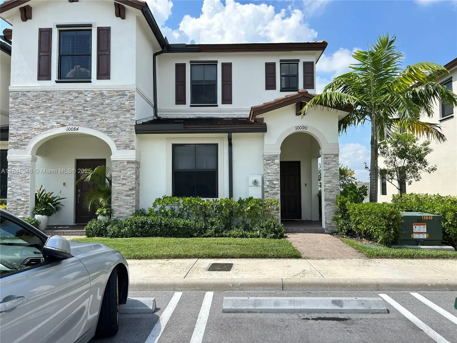 3 bedroom 3 bath Residential for sale at 10090 SW 228th Ter, Miami FL 33190