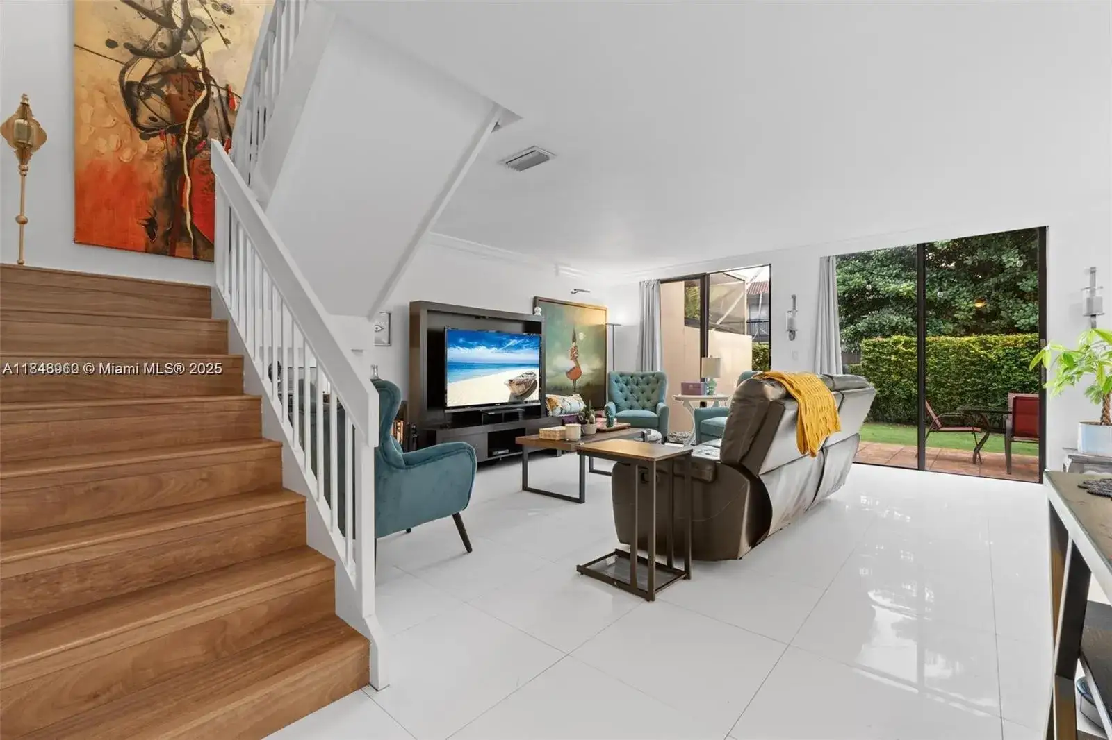 3 bedroom 2 bath Residential for sale at 9809 Costa Del Sol Blvd # 102, Doral FL 33178