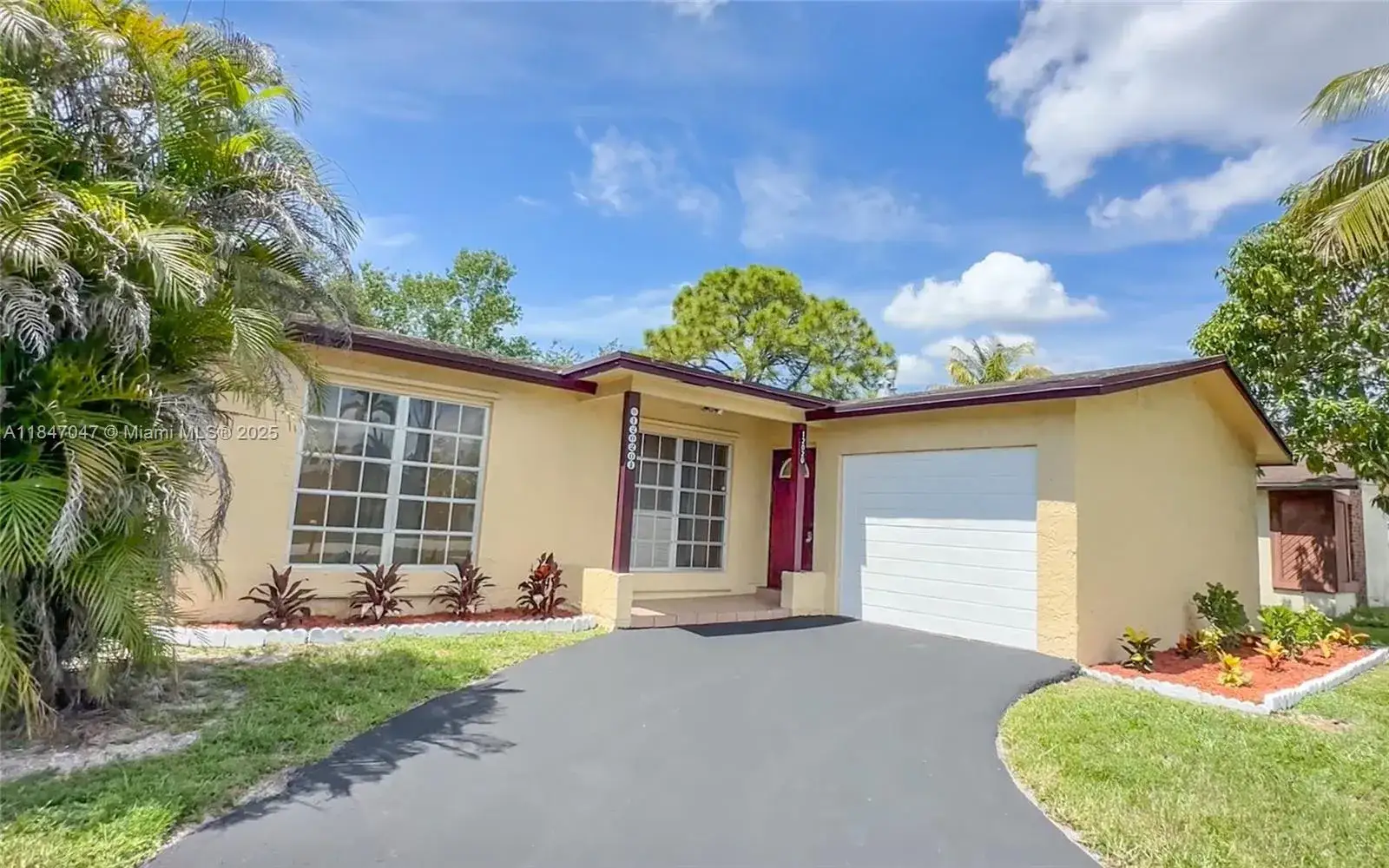 5 bedroom 2 bath Residential for sale at 12020 NW 34th Pl, Sunrise FL 33323