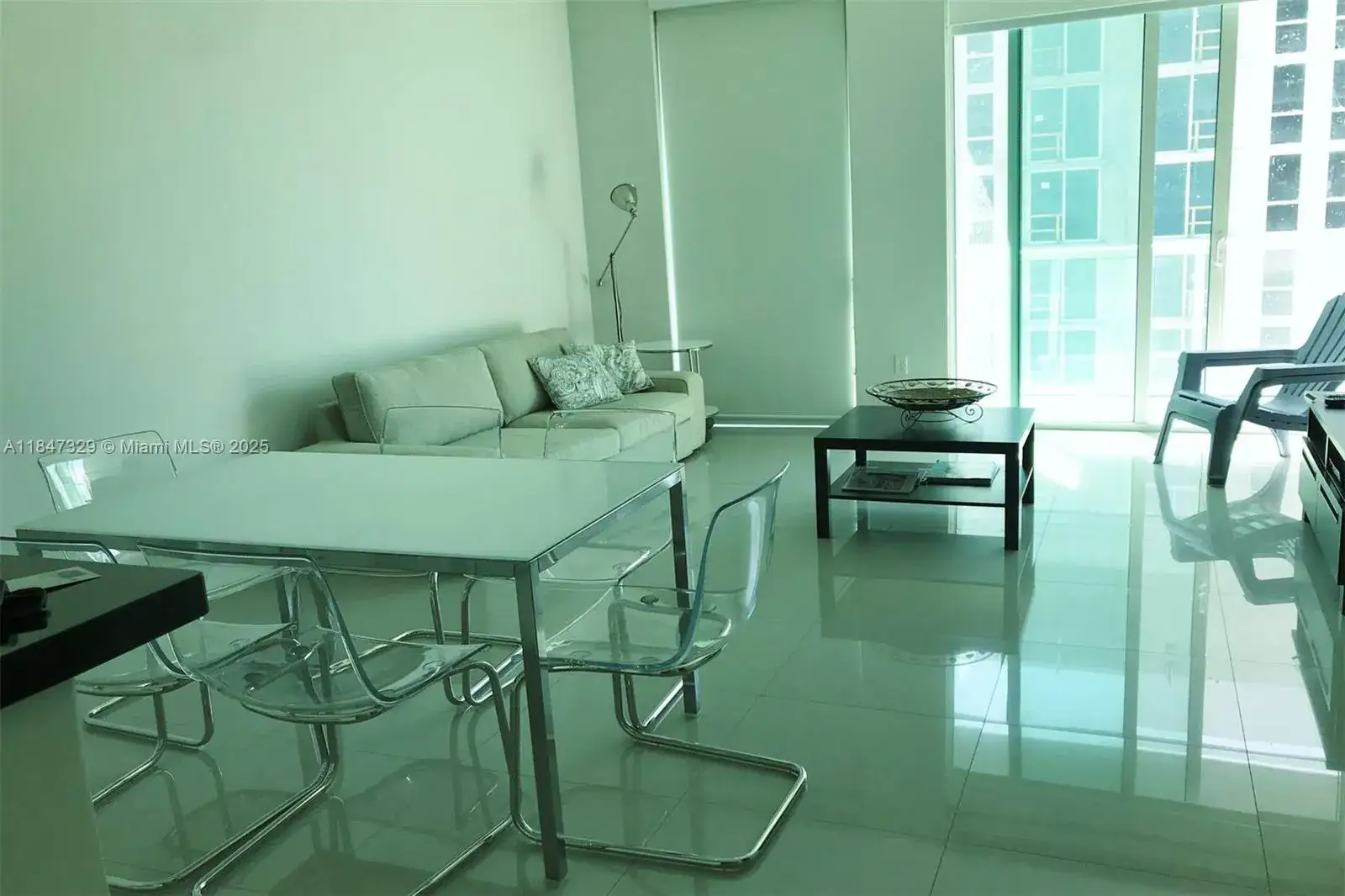 1 bedroom 1 bath Residential for sale at 253 NE 2nd St # 2706, Miami FL 33132
