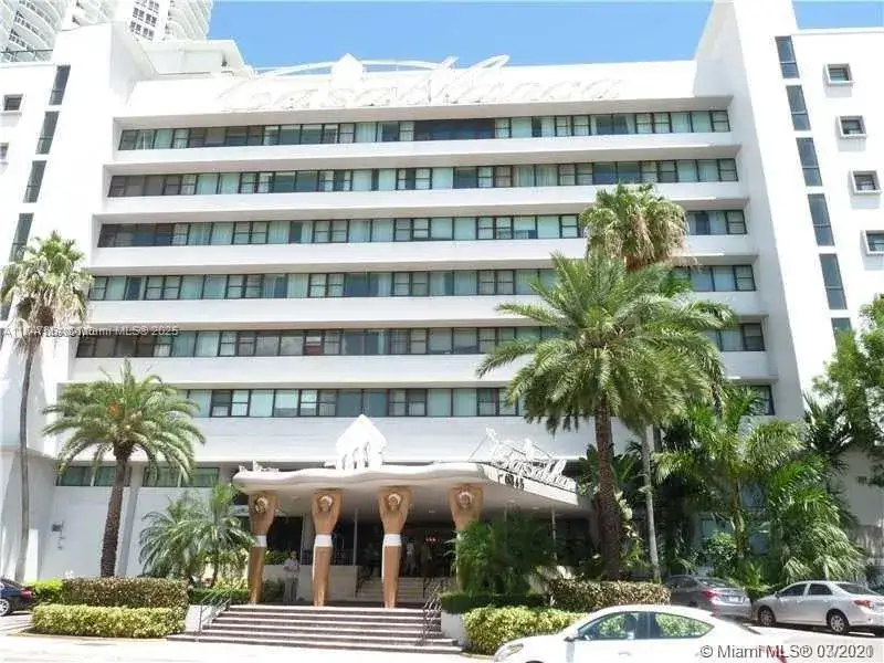 1 bedroom 1 bath Residential Lease for rent at 6345 Collins Ave # 21, Miami Beach FL 33141